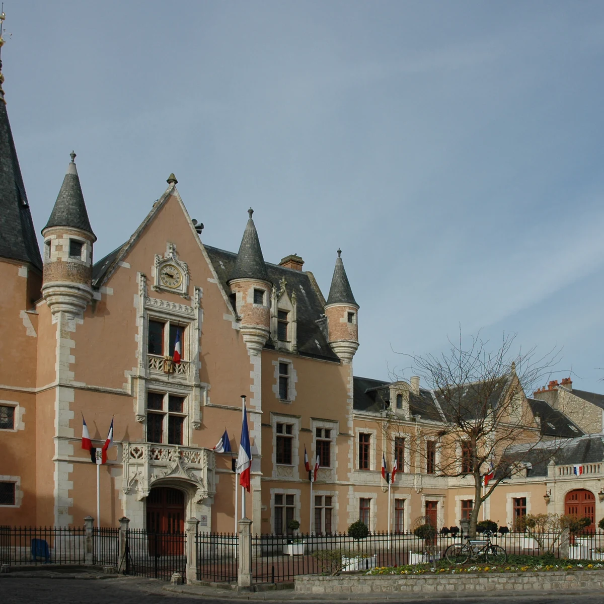 https://maison-cloteaux.fr/wp-content/uploads/2026/07/etampes.webp